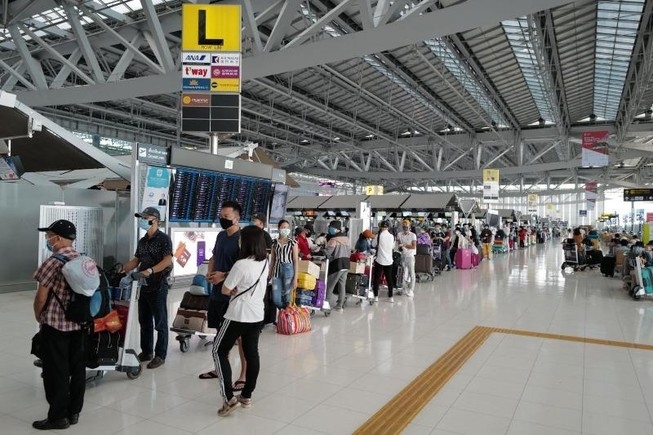 Vietnamese citizens advised to avoid countries with new COVID-19 variant